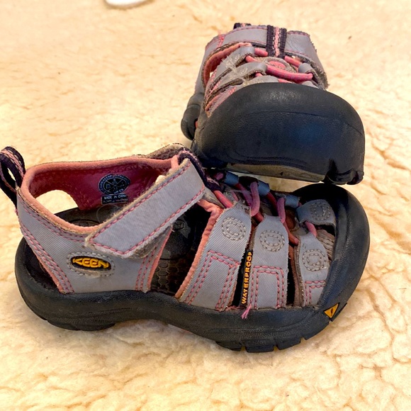 Keen Sandals Waterproof toddler size 8 - Picture 4 of 5